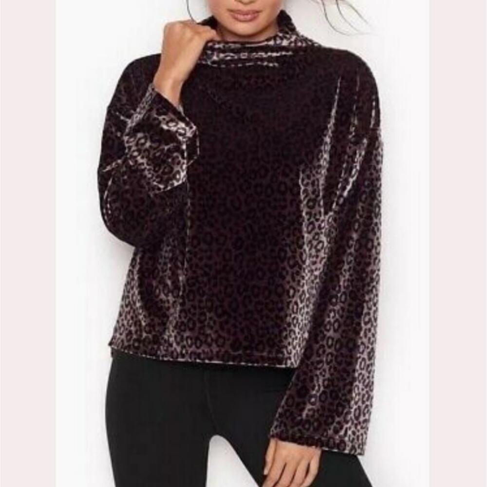Victoria Sport Leopard Velour Boxy Pullover Mockneck‎ Size Large L